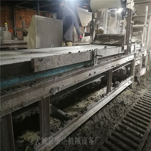 免拆模板設備生產線及免拆模板生產線設備操作方法
